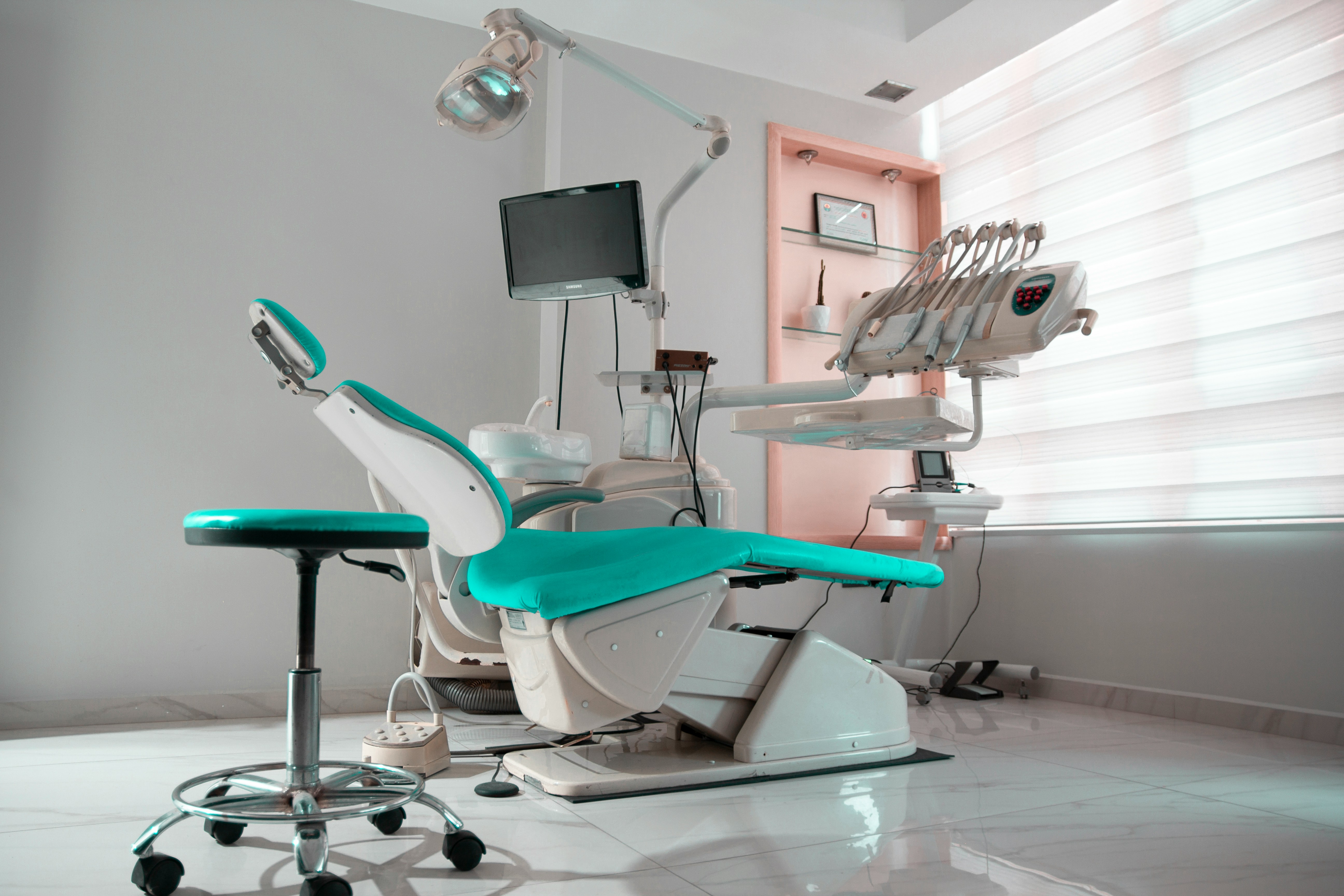 Salvar el diente natural: ¿Cuándo es realmente necesaria una endodoncia?